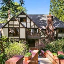 Top-Quality-Concrete-Power-washing-in-Bellevue-Washington 0
